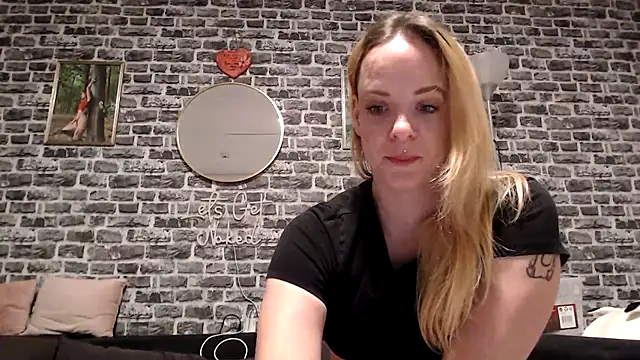 SexyMilf 37 online show from April 9, 2026, 8:58 pm