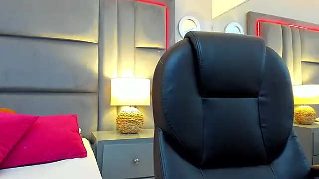 GabyMoreau online show from January 17, 2026, 7:50 pm