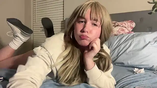 anamira1 online show from March 11, 2026, 1:33 am