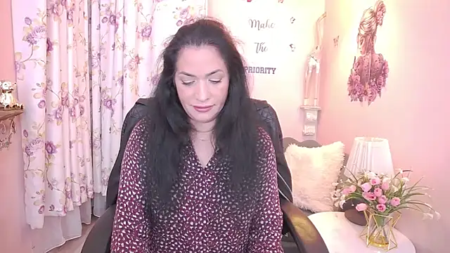 Snapshot of MyLovOne chatting on April 2, 2026, 11:52 am MyLovOne online show from April 2, 2026, 11:52 am