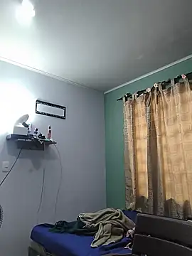 Snapshot of saenz_eymi chatting on June 11, 2026, 5:00 pm saenz eymi online show from June 11, 2026, 5:00 pm