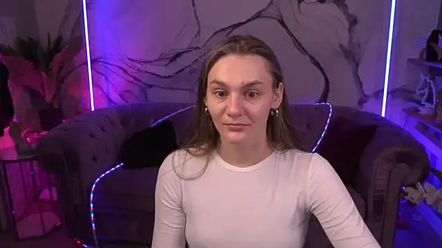 DiamondGoldie online show from September 13, 2025, 7:30 am