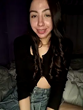 Snapshot of CieloMiel chatting on November 8, 2025, 4:34 am CieloMiel online show from November 8, 2025, 4:34 am