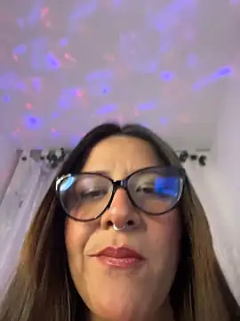 Snapshot of Linda_Bellucci chatting on May 16, 2026, 5:04 am Linda Bellucci online show from May 16, 2026, 5:04 am