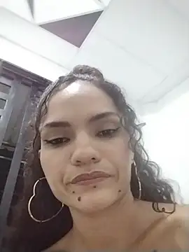 Snapshot of Karen_Ariass chatting on June 2, 2026, 2:13 am Karen Ariass online show from June 2, 2026, 2:13 am
