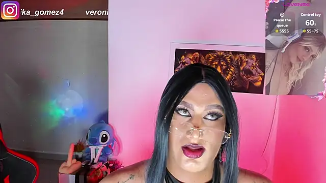 Sweetveronik 44 online show from April 11, 2026, 7:45 am