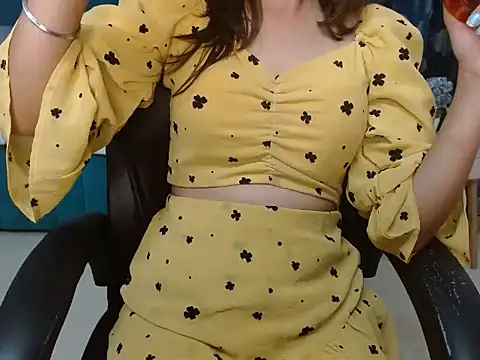 Urlove lily online show from September 16, 2025, 3:13 pm