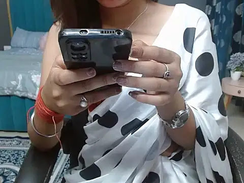 Urlove lily online show from September 25, 2025, 3:16 pm