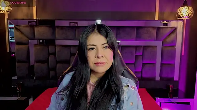 Aniajoness  online show from November 25, 2025, 3:39 am