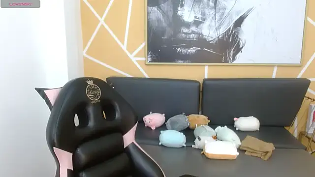 olivia russo  online show from January 9, 2026, 8:21 pm