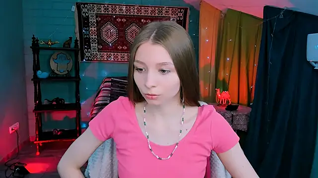 Snapshot of JulieDaniel chatting on June 9, 2026, 4:24 am JulieDaniel online show from June 9, 2026, 4:24 am
