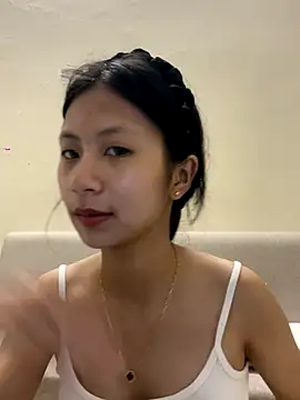 Lil-Gi online show from October 11, 2025, 3:32 pm