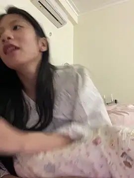 Lil-Gi online show from November 16, 2025, 4:56 pm