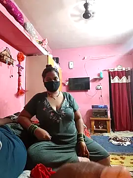 Snapshot of biggbobbsgirl chatting on May 10, 2026, 6:35 pm biggbobbsgirl online show from May 10, 2026, 6:35 pm