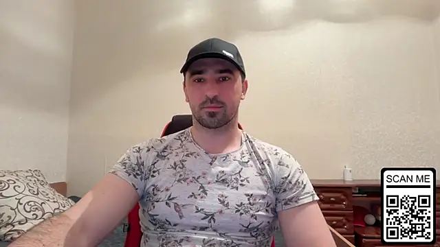 Snapshot of Hard_to_Obey chatting on April 21, 2026, 6:34 pm Hard to Obey online show from April 21, 2026, 6:34 pm