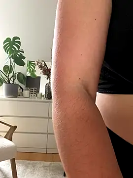 Snapshot of chloedlm5 chatting on October 15, 2025, 8:47 am chloedlm5 online show from October 15, 2025, 8:47 am