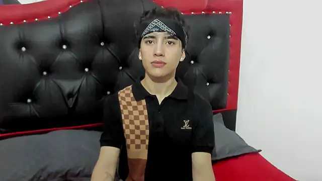 Snapshot of Thiago_Divine_ chatting on October 20, 2025, 8:53 pm Thiago Divine online show from October 20, 2025, 8:53 pm