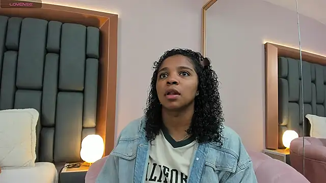 LisaMendez online show from February 17, 2026, 3:47 am