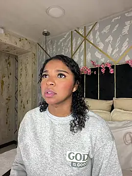 LisaMendez online show from May 22, 2026, 3:57 am