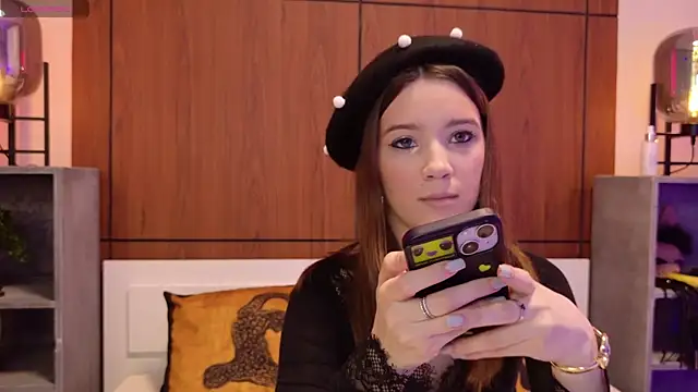 Snapshot of Alison_kisss chatting on March 16, 2026, 2:32 pm Alison kisss online show from March 16, 2026, 2:32 pm