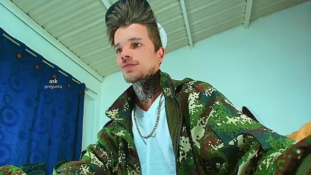 Snapshot of Gold_Loyal77 chatting on September 14, 2025, 10:42 pm Gold Loyal77 online show from September 14, 2025, 10:42 pm