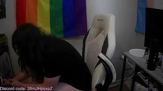 Snapshot of Elli-Ixby chatting on September 18, 2025, 4:42 pm Elli-Ixby online show from September 18, 2025, 4:42 pm