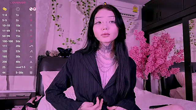 Lein Bone online show from October 22, 2025, 1:06 am