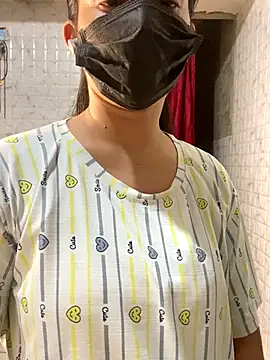 Snapshot of MONA_0213 chatting on September 29, 2025, 6:35 pm MONA 0213 online show from September 29, 2025, 6:35 pm