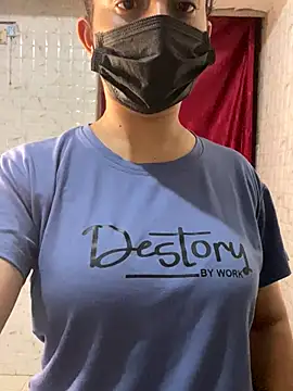 Snapshot of MONA_0213 chatting on October 6, 2025, 7:00 pm MONA 0213 online show from October 6, 2025, 7:00 pm