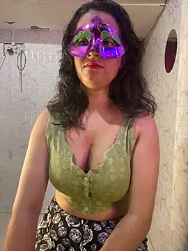 Snapshot of MONA_0213 chatting on October 12, 2025, 6:29 pm MONA 0213 online show from October 12, 2025, 6:29 pm