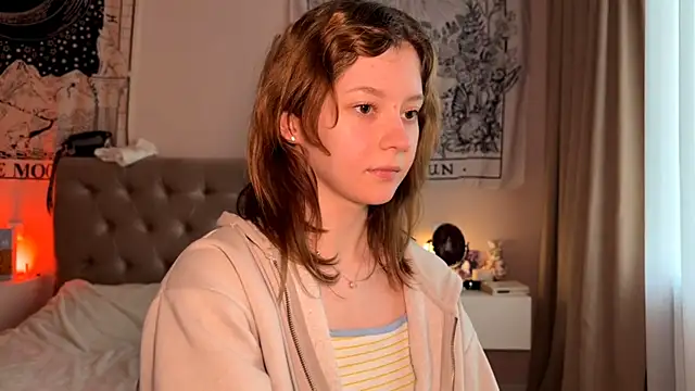 Snapshot of IrisPurrphy chatting on November 1, 2025, 1:35 pm IrisPurrphy online show from November 1, 2025, 1:35 pm