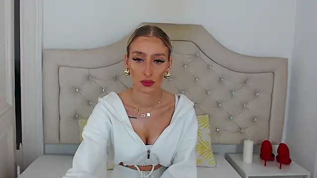 NatalieSensual online show from October 8, 2025, 7:06 am