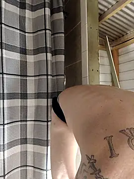 ShawnandDani7074 online show from February 11, 2026, 7:08 pm