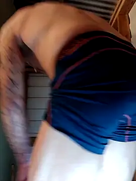 ShawnandDani7074 online show from February 12, 2026, 7:47 am