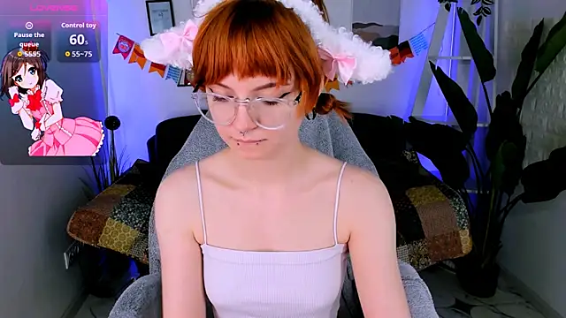 Snapshot of sweet_mika18 chatting on September 11, 2025, 12:05 pm sweet mika18 online show from September 11, 2025, 12:05 pm