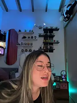 Snapshot of Sharon_07 chatting on January 15, 2025, 2:38 am Sharon 07 online show from January 15, 2025, 2:38 am