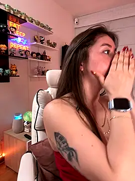 Snapshot of Sharon_07 chatting on October 9, 2025, 11:25 pm Sharon 07 online show from October 9, 2025, 11:25 pm