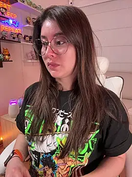 Snapshot of Sharon_07 chatting on October 13, 2025, 11:49 pm Sharon 07 online show from October 13, 2025, 11:49 pm