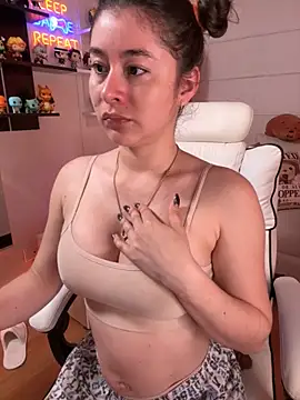 Snapshot of Sharon_07 chatting on November 15, 2025, 11:43 pm Sharon 07 online show from November 15, 2025, 11:43 pm