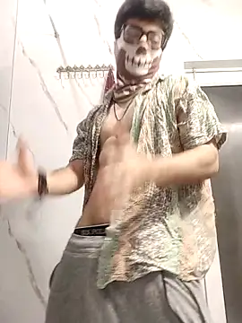 mrmasseur06 online show from May 5, 2026, 7:44 pm