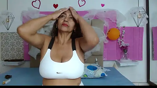 Damary Leon online show from October 20, 2025, 7:03 pm