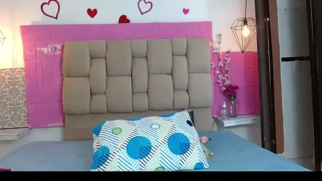 Damary Leon online show from March 13, 2026, 8:04 pm