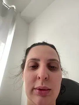 Snapshot of yumi-hot chatting on March 13, 2026, 1:51 pm yumi-hot online show from March 13, 2026, 1:51 pm