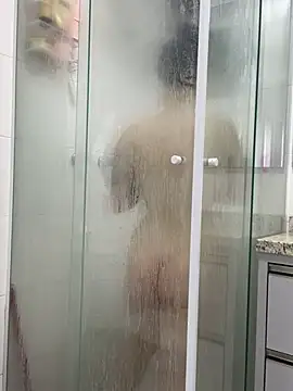 Snapshot of yumi-hot chatting on April 16, 2026, 3:35 pm yumi-hot online show from April 16, 2026, 3:35 pm