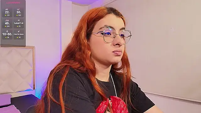 Naomy tay1 online show from November 7, 2025, 3:28 am