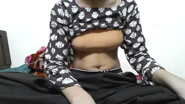 Snapshot of modelnishu chatting on April 24, 2026, 2:41 pm modelnishu online show from April 24, 2026, 2:41 pm