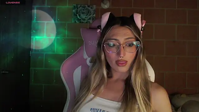 Andrea camilaaa online show from September 9, 2025, 5:51 am