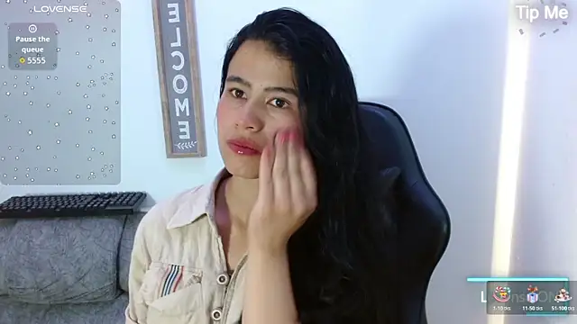 luna starr69 online show from October 23, 2025, 12:59 pm