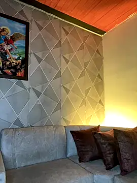 Alisse taylor2 online show from November 18, 2025, 11:36 am