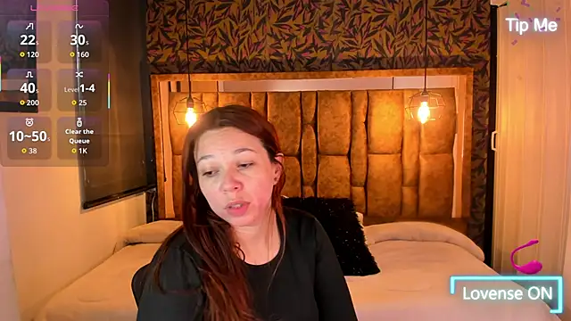 Isa Thompson   online show from November 15, 2025, 12:02 pm